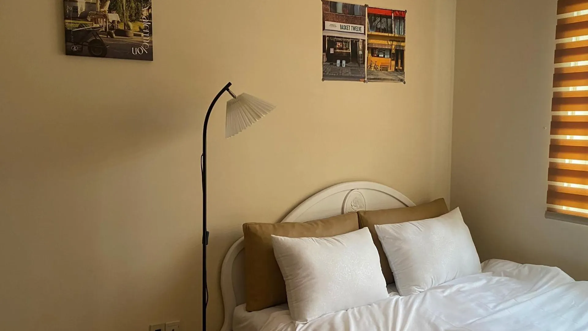 Airport Pick Up Free, Deal Lai Gia Khi Thue Dai Han Ho Chi Minh City Apartment